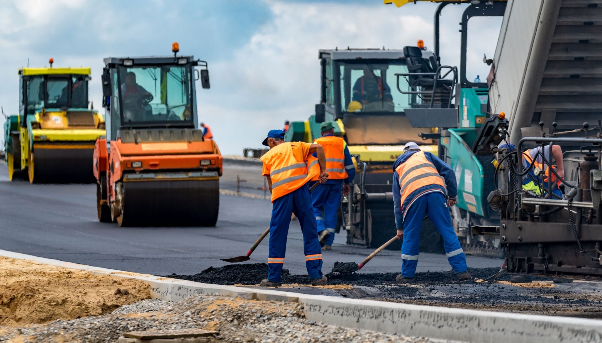 Reliable asphalt construction services in Milwaukee, WI for various projects.